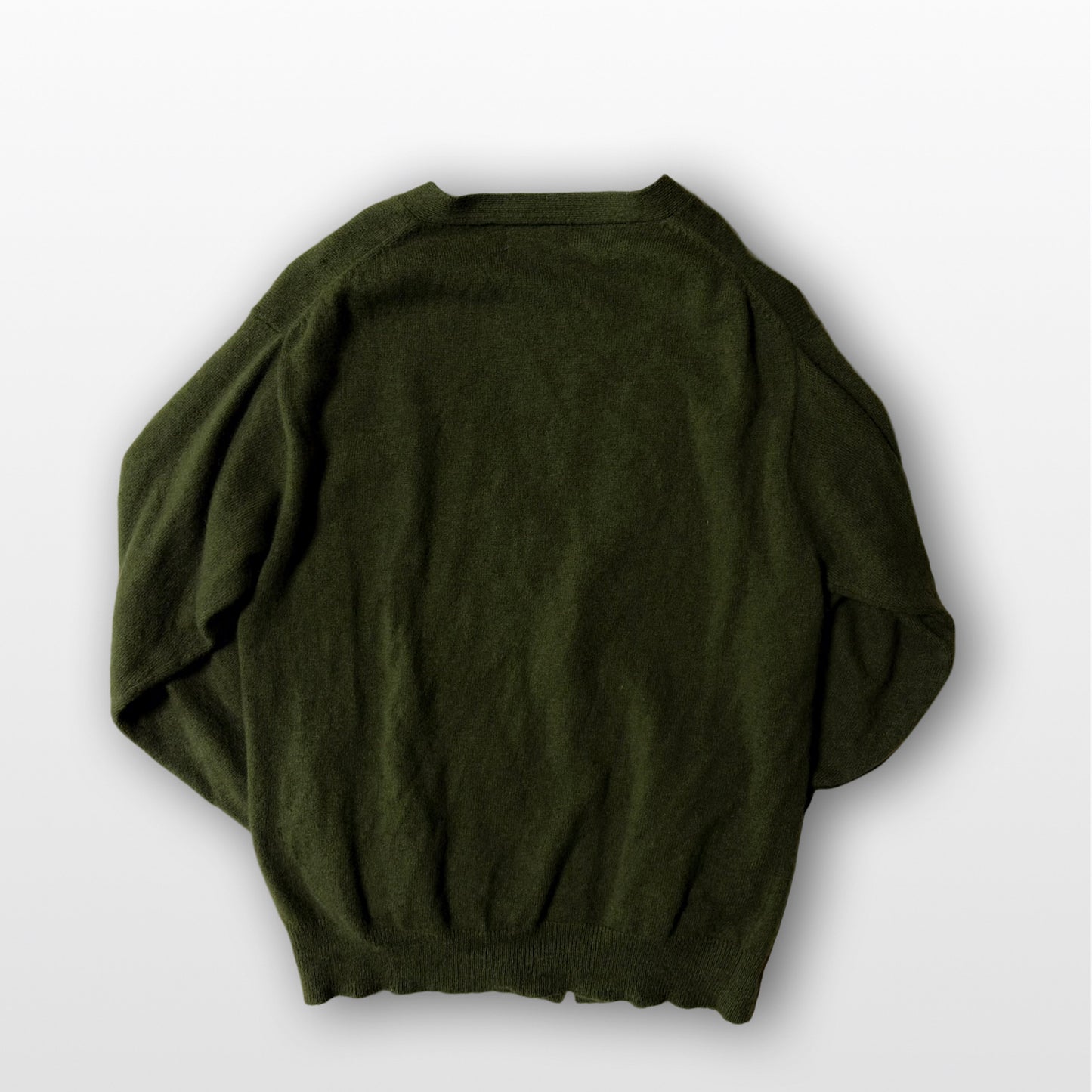 Olive Cashmere Cardigan – Pure Comfort, Refined Simplicity