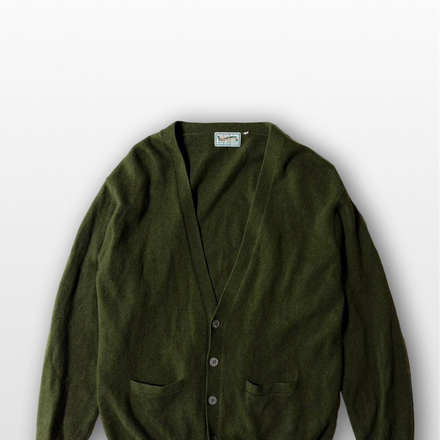 Olive Cashmere Cardigan – Pure Comfort, Refined Simplicity