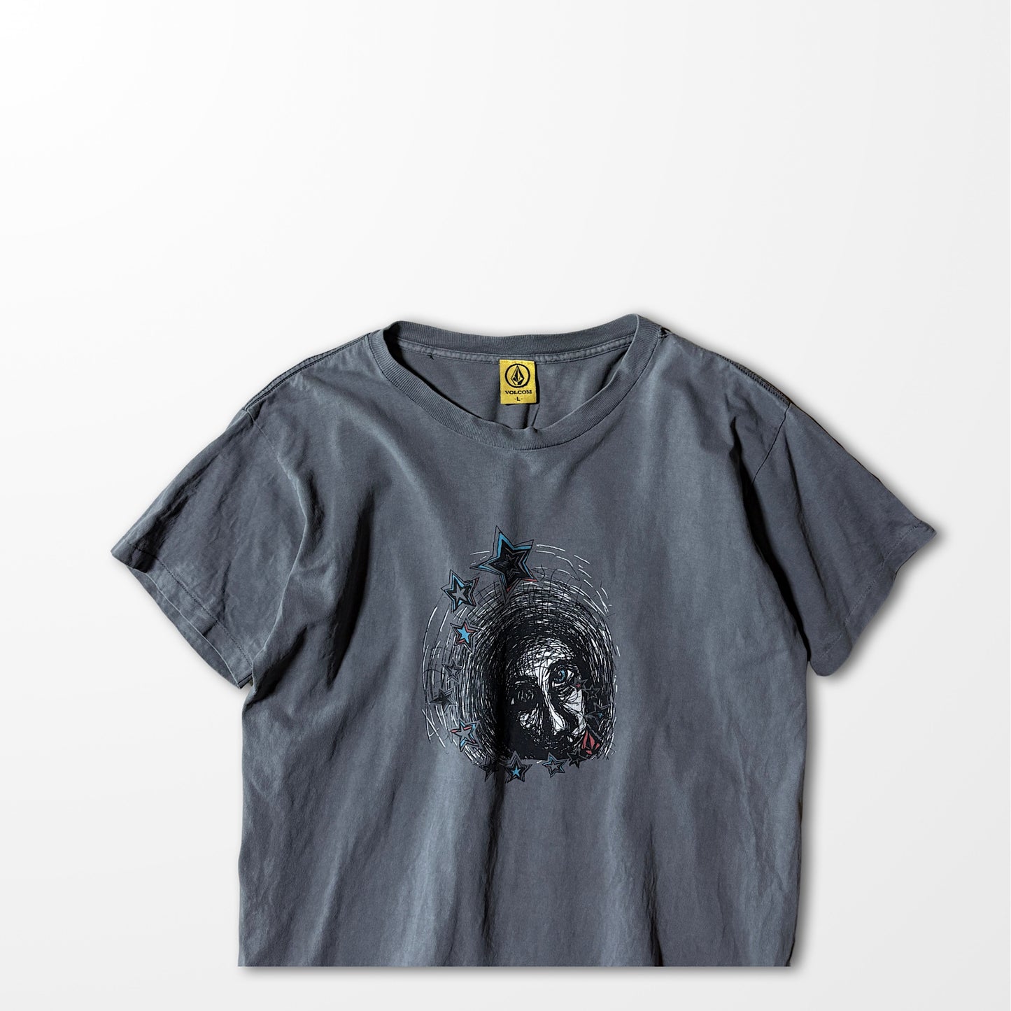 Faded Art Print T-shirt / abstract face & stars / charcoal gray