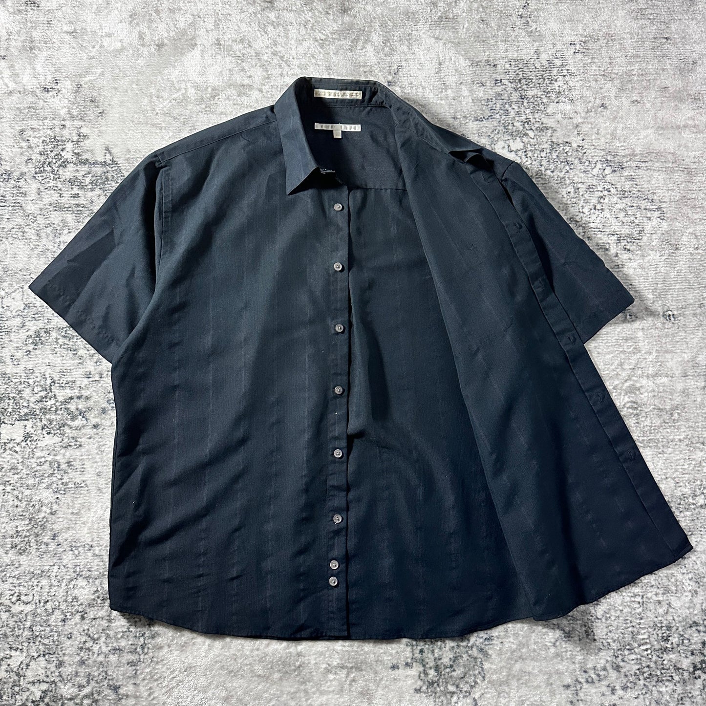 Perry Ellis　Rayon Black Shadow Stripe Short Sleeve Shirt – XL