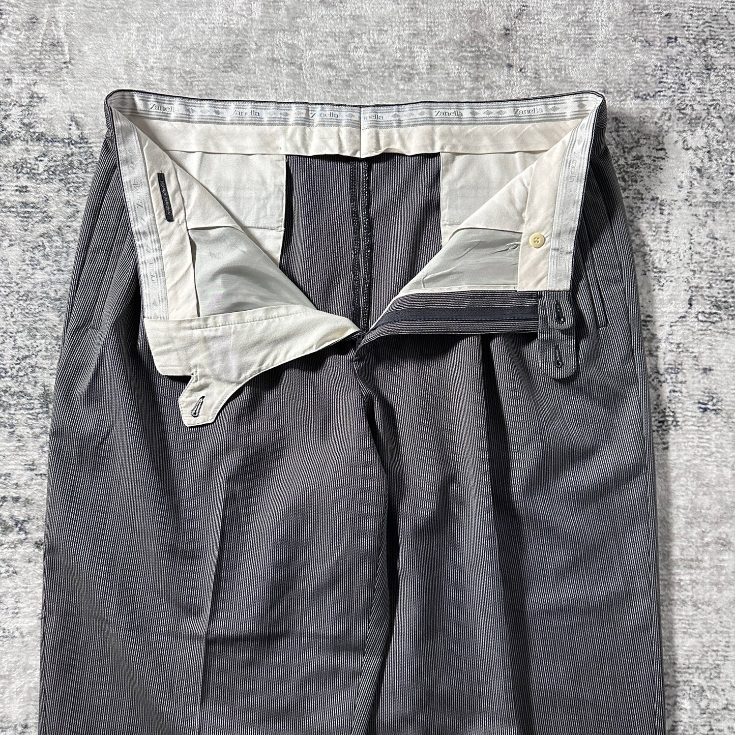 Zanella 100% Wool Gray Pinstripe Pleated Trousers – 36