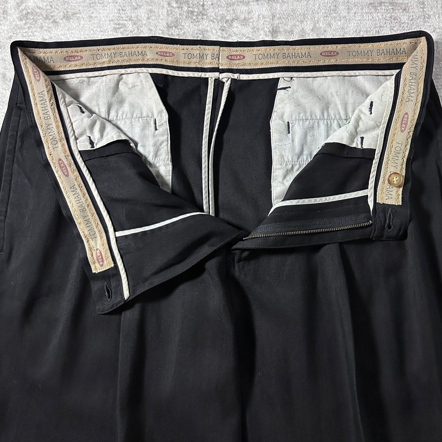 Tommy Bahama  100% Silk Black Pleated Trousers – 36