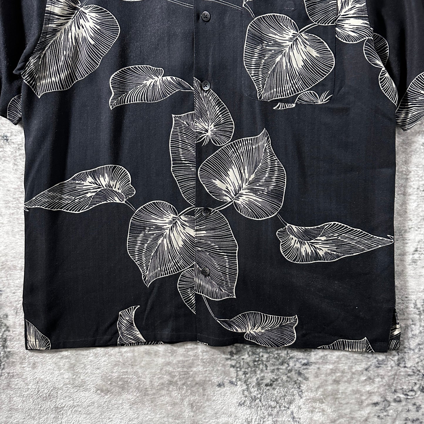BARACUTA 100% Silk Black Leaf Print Short Sleeve Open Collar Shirt – M