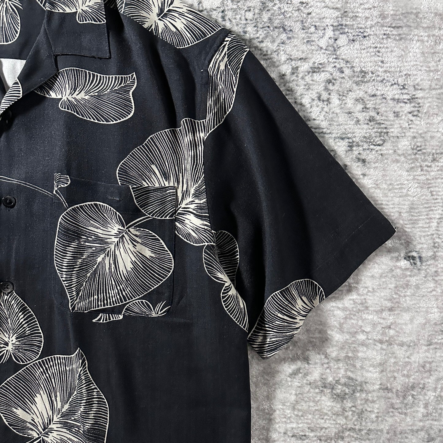 BARACUTA 100% Silk Black Leaf Print Short Sleeve Open Collar Shirt – M