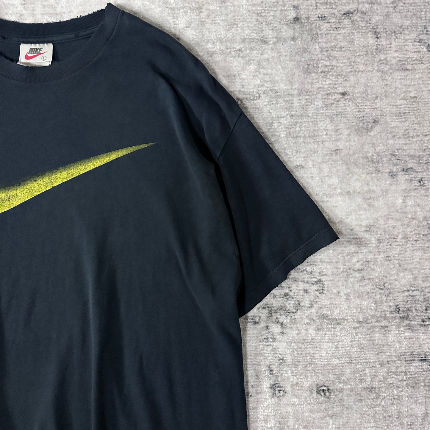 NIKE Cotton Swoosh T-Shirt L Black Yellow