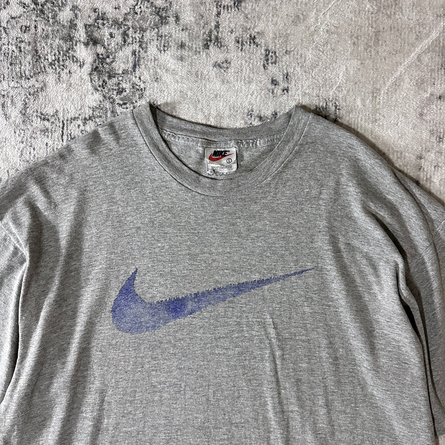 Nike Center Swoosh Heather Gray T-Shirt L