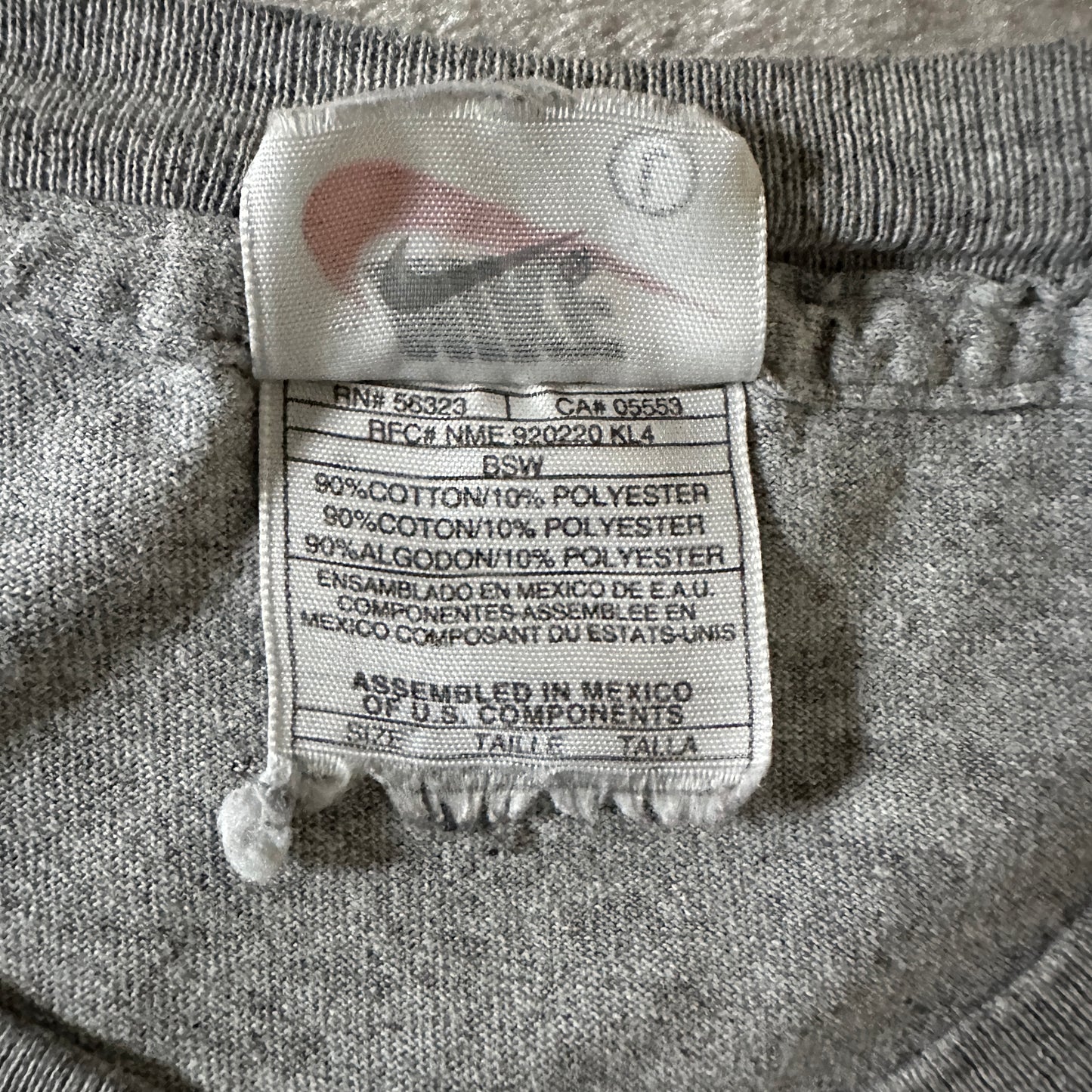 Nike Center Swoosh Heather Gray T-Shirt L