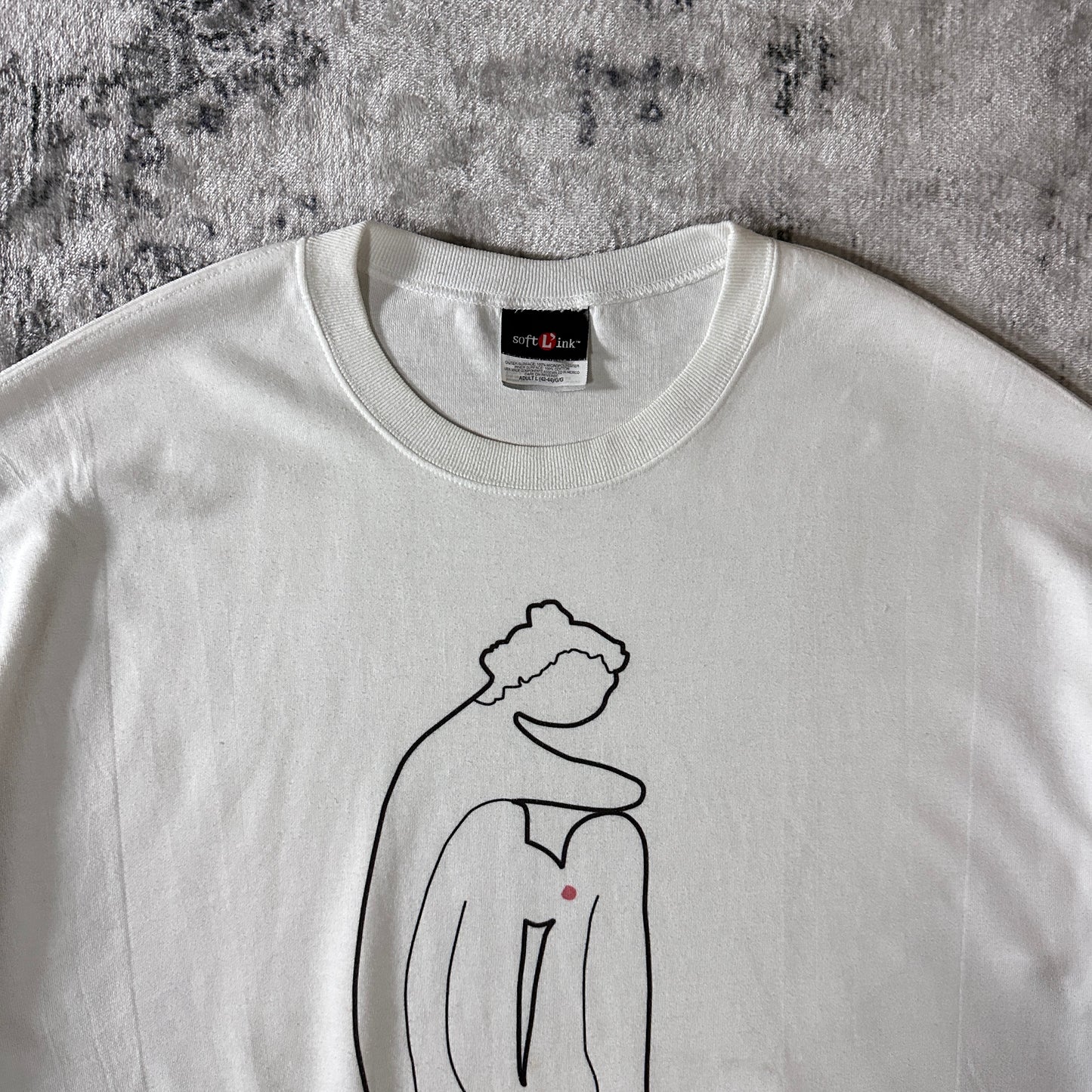 White Line Art Graphic T-Shirt L