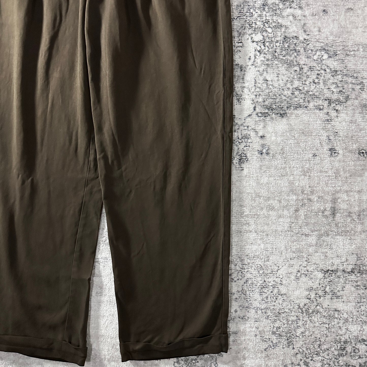 Silk Brown Pleated Relax Trousers 36