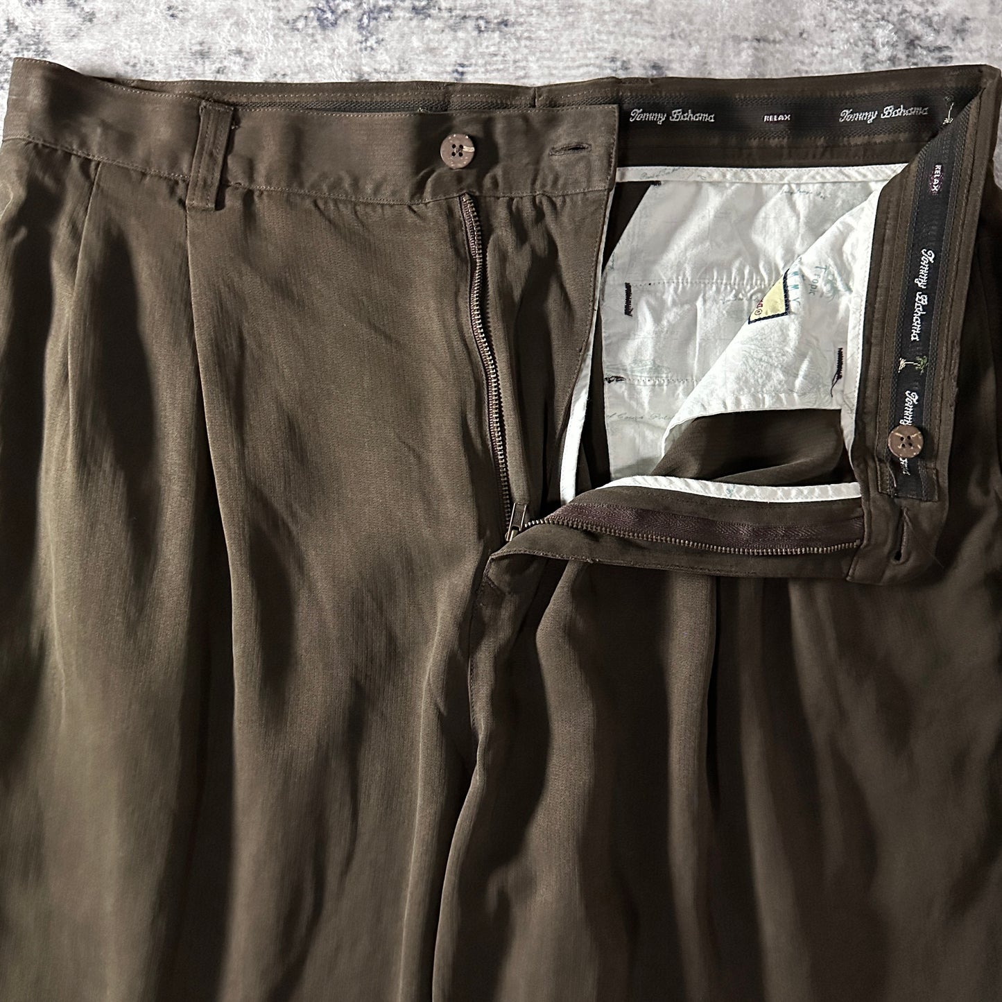 Silk Brown Pleated Relax Trousers 36