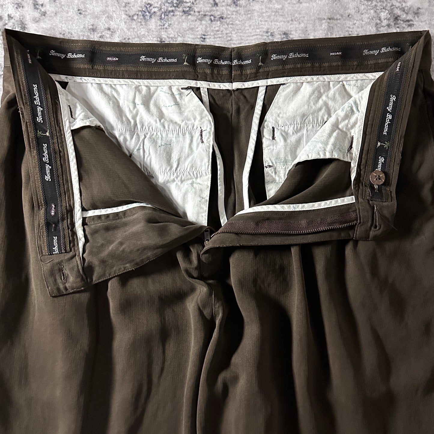 Silk Brown Pleated Relax Trousers 36