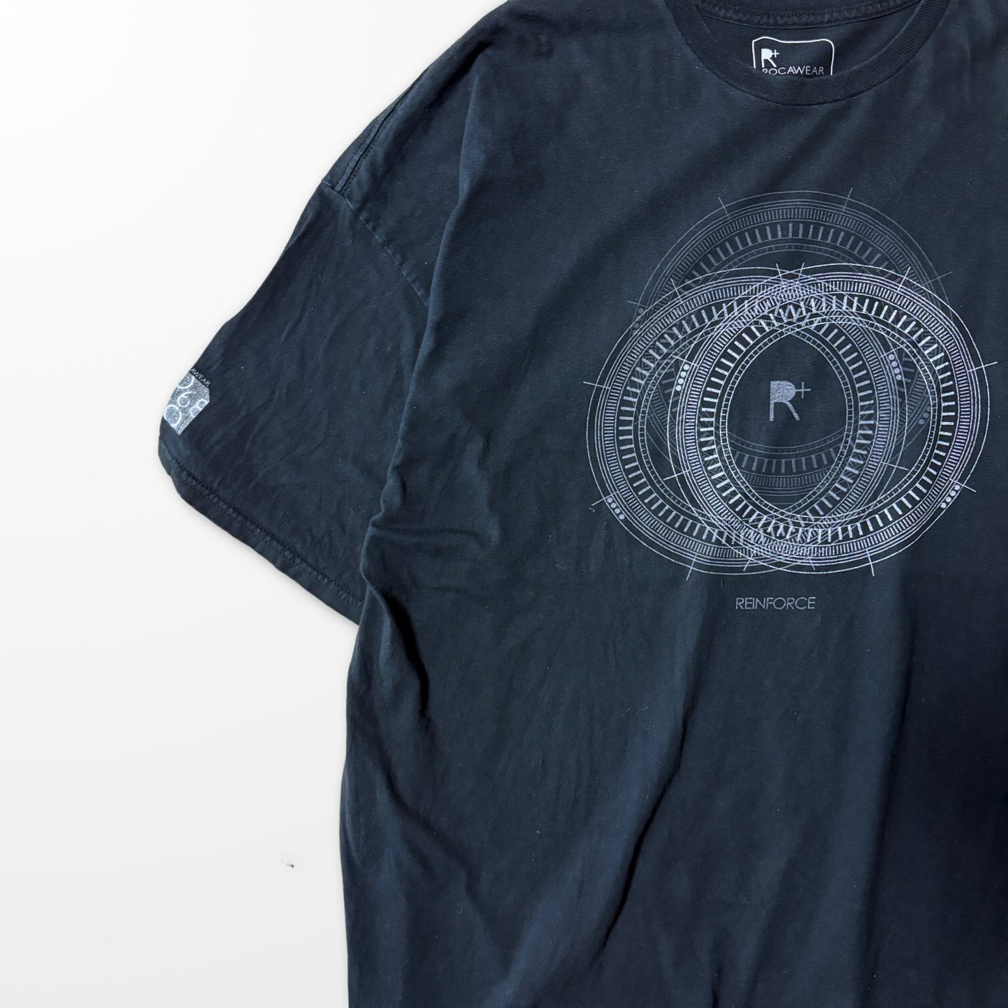 Fade Circular Graphic Black Tee – Minimal & Moody