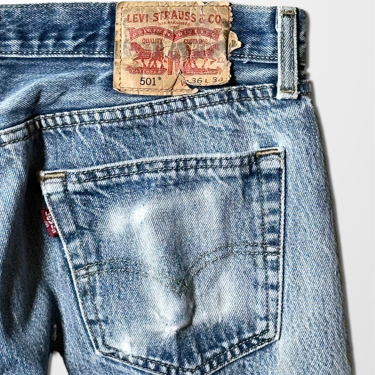 Levi’s 501 Vintage Distressed Denim Jeans – W34