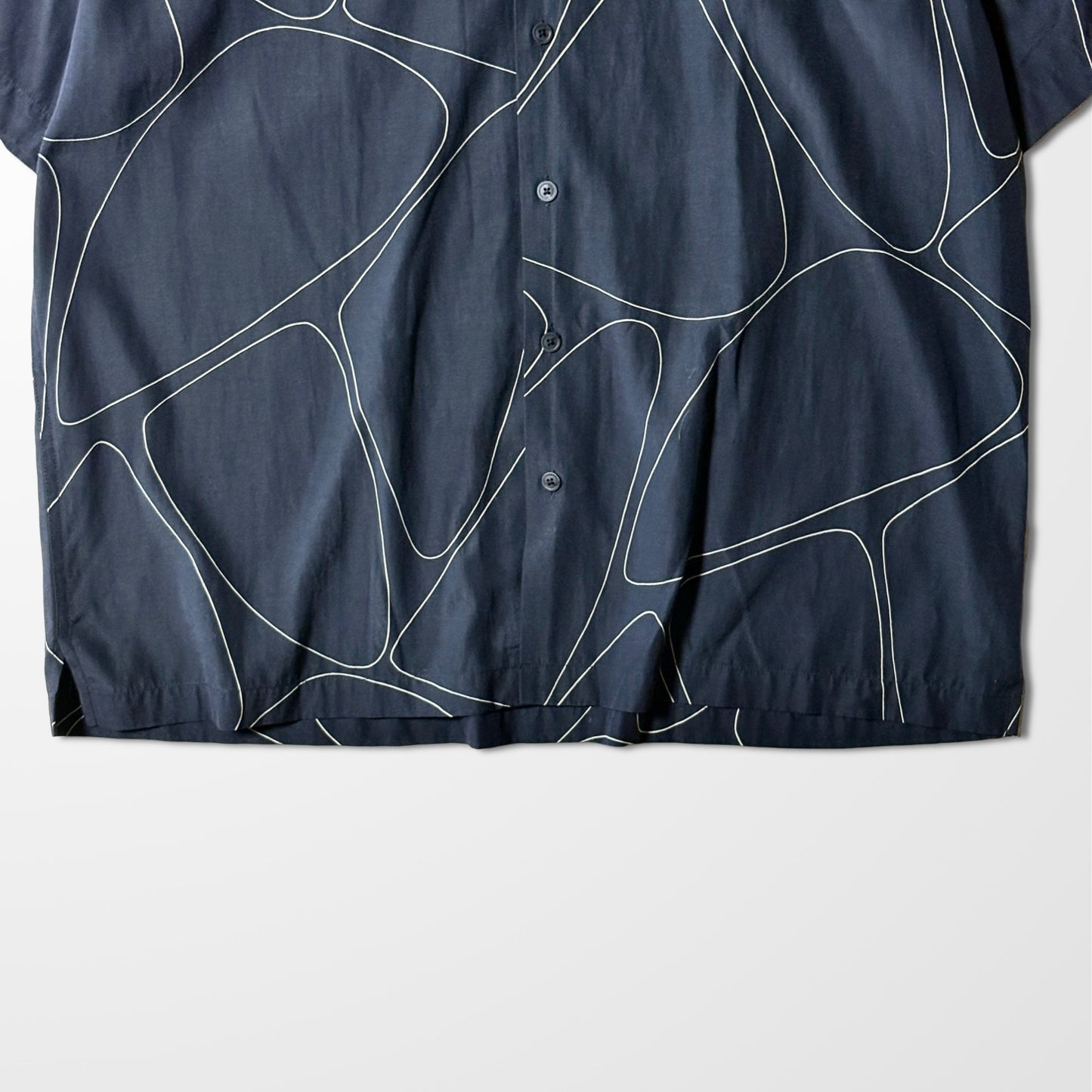 Silk Geometric Pattern Open-Collar Shirt - Black & White Abstract Lines - Size XL