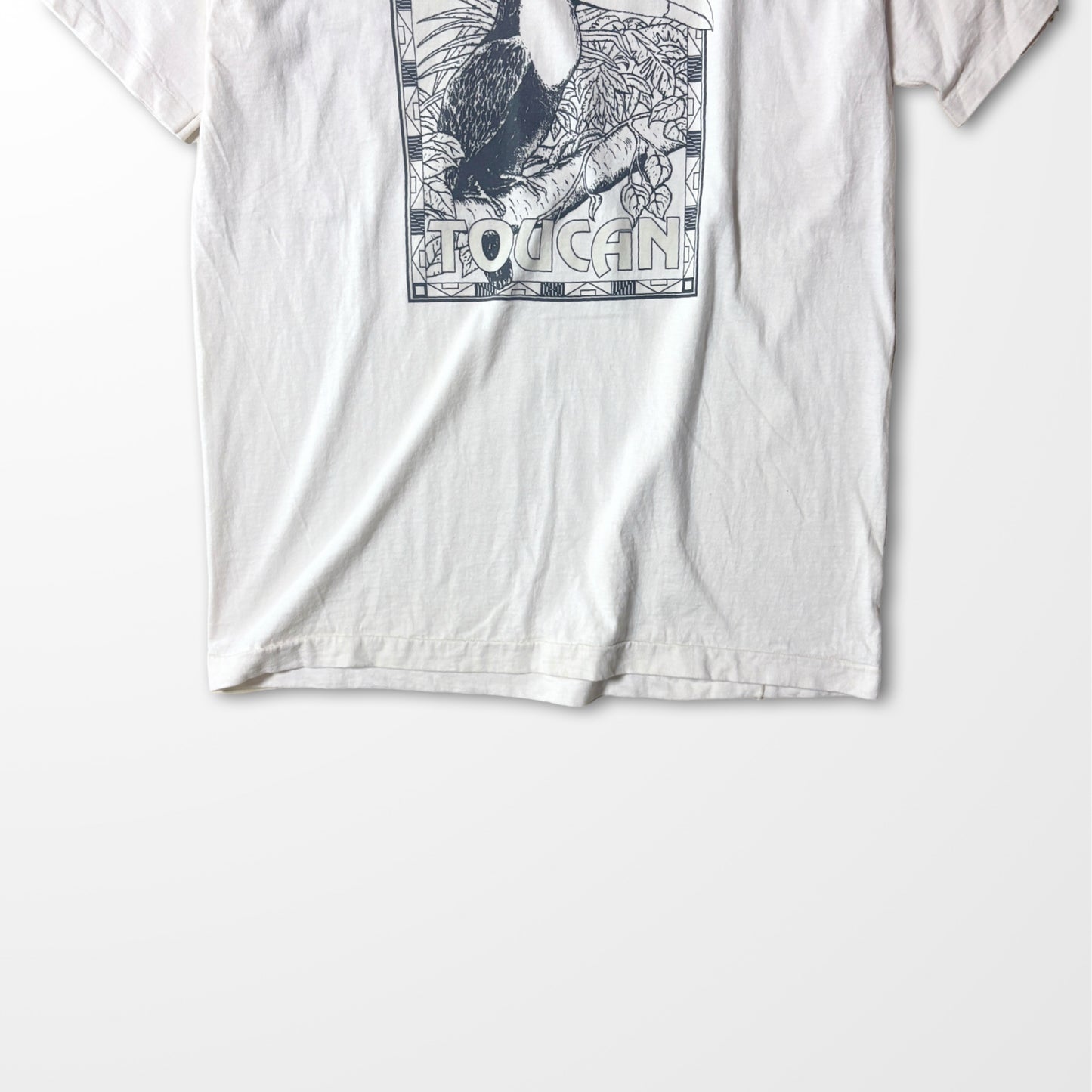 Fade Toucan Print Tee / Vintage Animal Art T-shirt