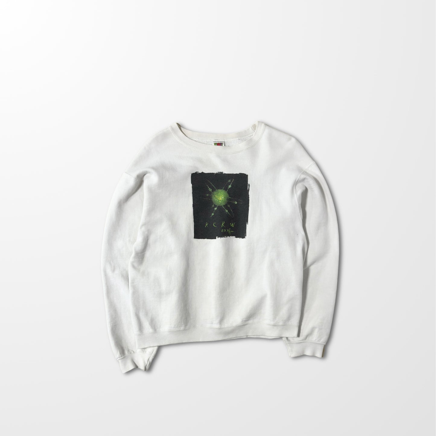 Fruit of the Loom “KCRW 89.9FM” Art Print Sweatshirt – White M