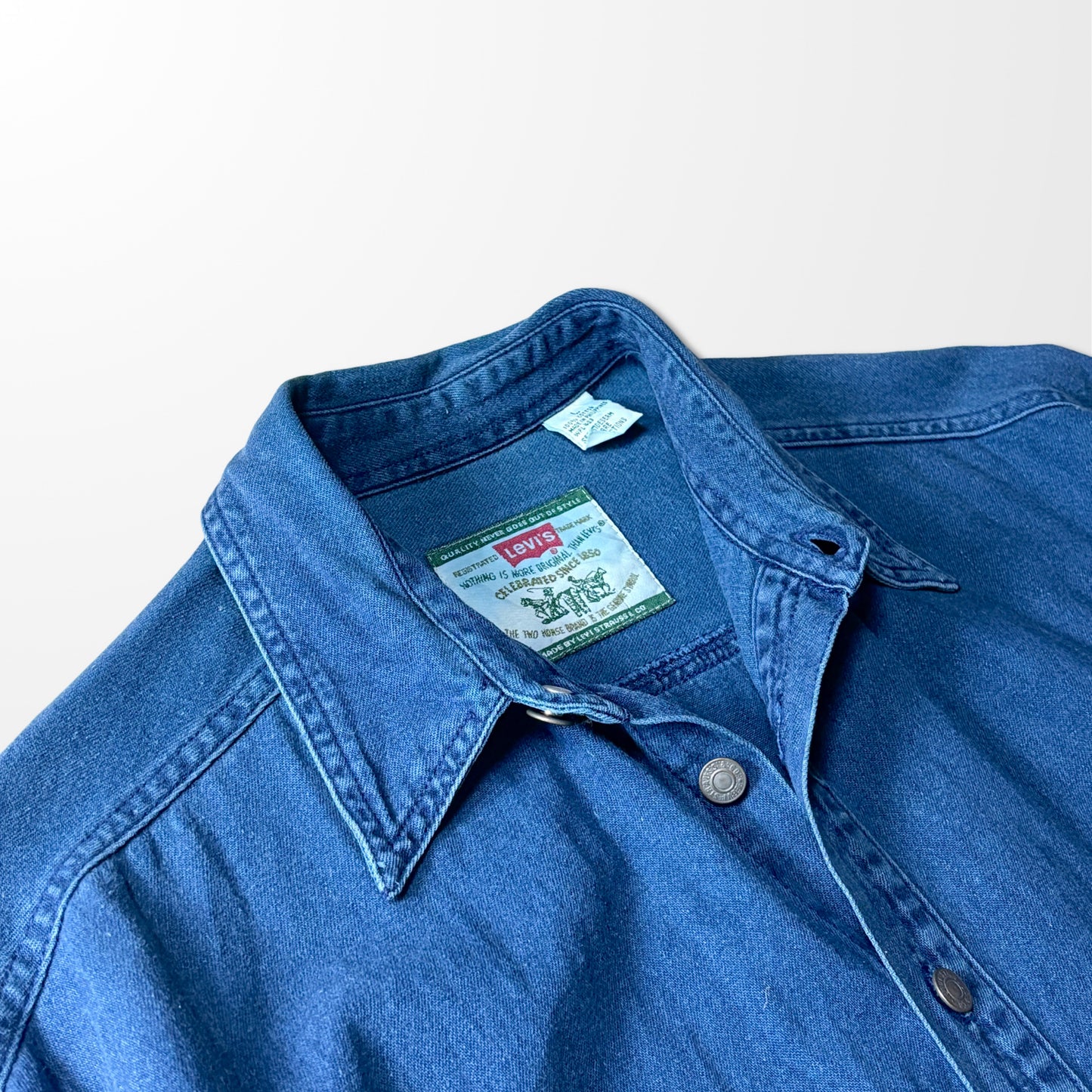 Levi’s  Indigo Denim Shirt 100% Cotton – L