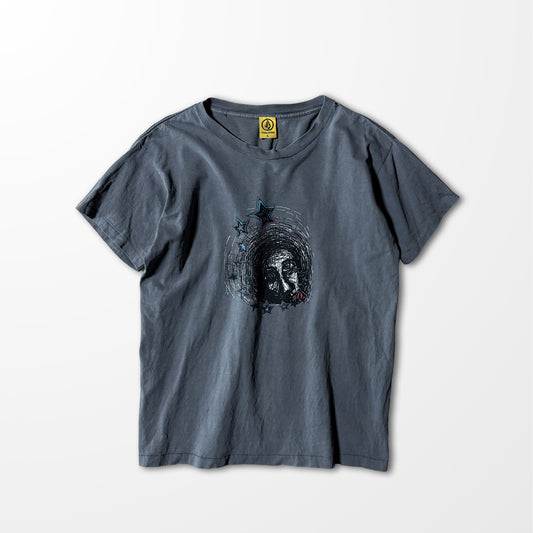 Faded Art Print T-shirt / abstract face & stars / charcoal gray