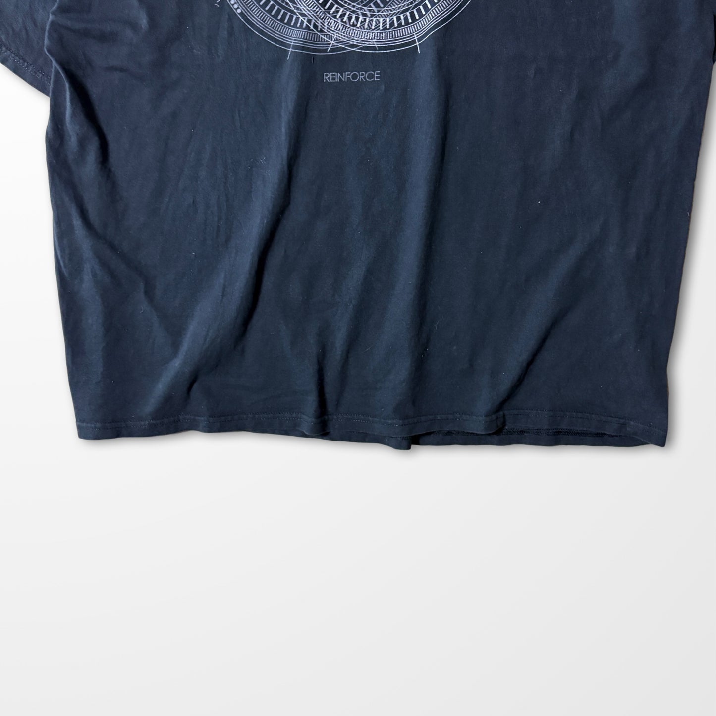 Fade Circular Graphic Black Tee – Minimal & Moody