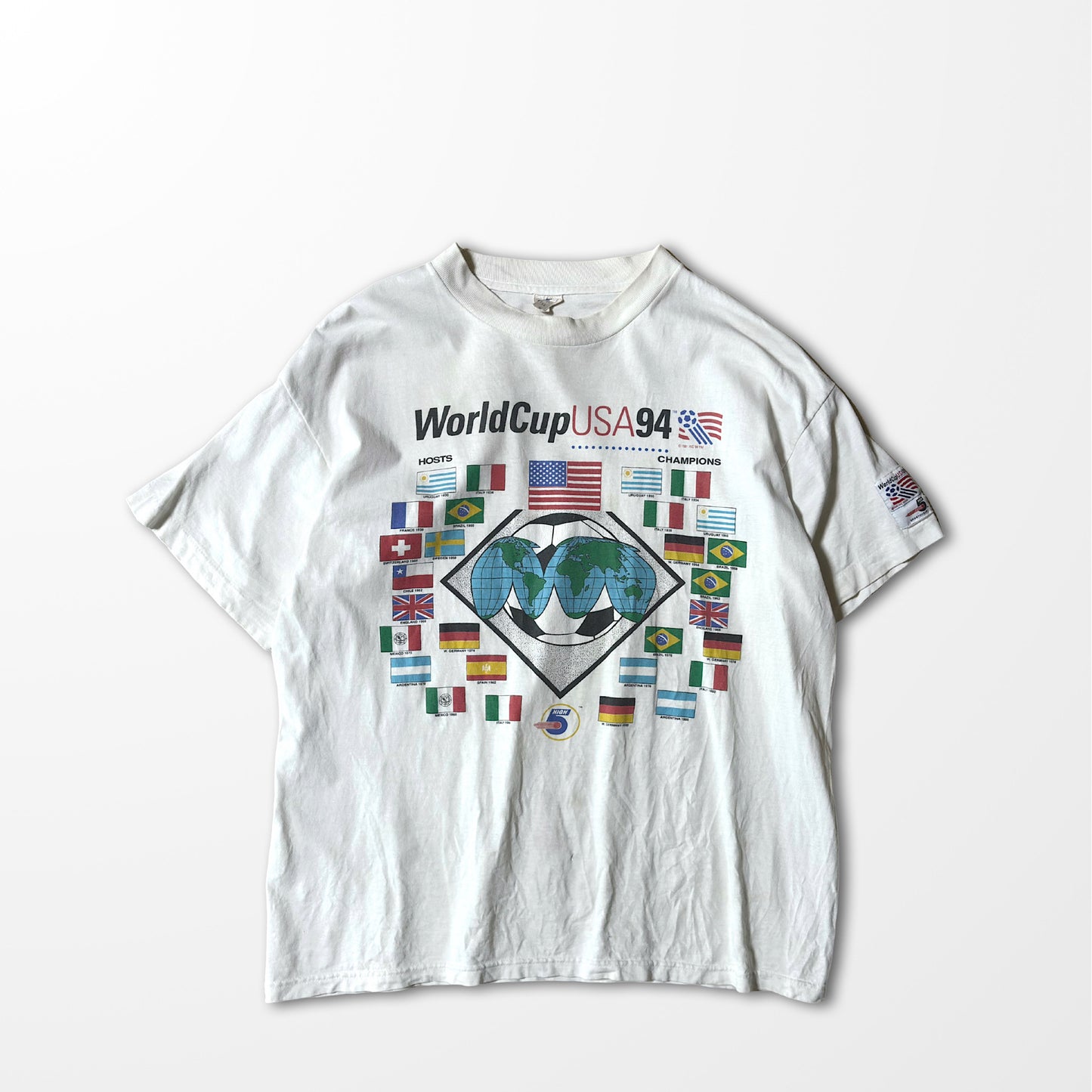World Cup USA 94 T-shirt / faded white / international flag print
