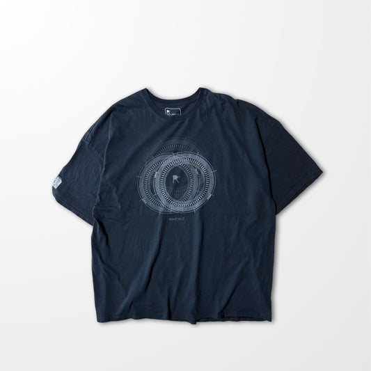 Fade Circular Graphic Black Tee – Minimal & Moody