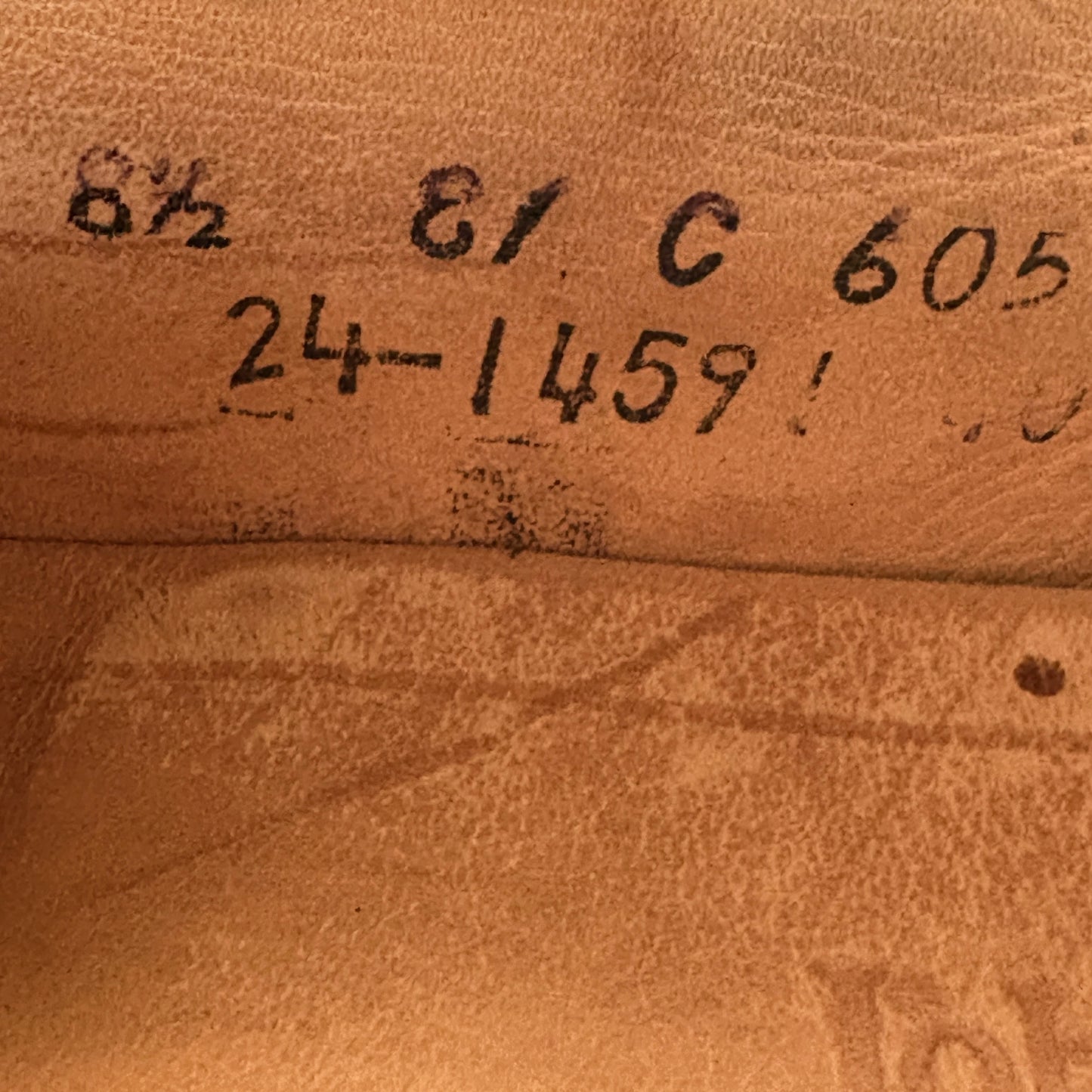 Classic Black Tassel Loafers – 27cm Refined Leather Slip-ons