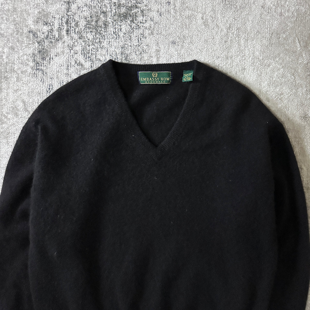 Embassy Row Black V-Neck Raglan Sweater Size L