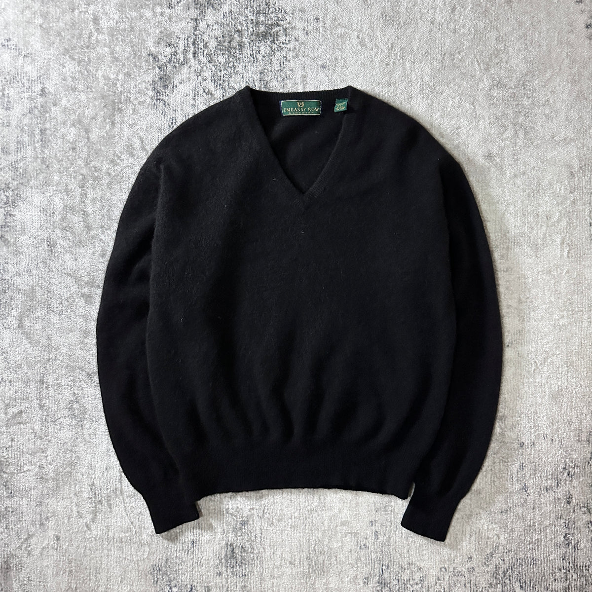 Embassy Row Black V-Neck Raglan Sweater Size L