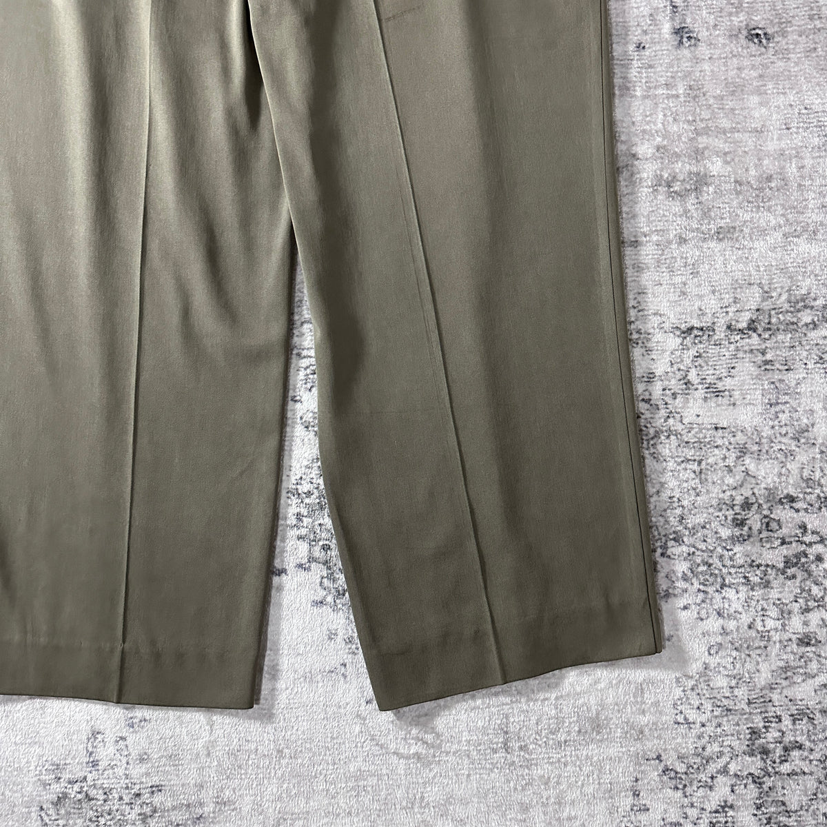 Tommy Bahama Olive Khaki 100% Silk Pleated Trousers Size 38x32