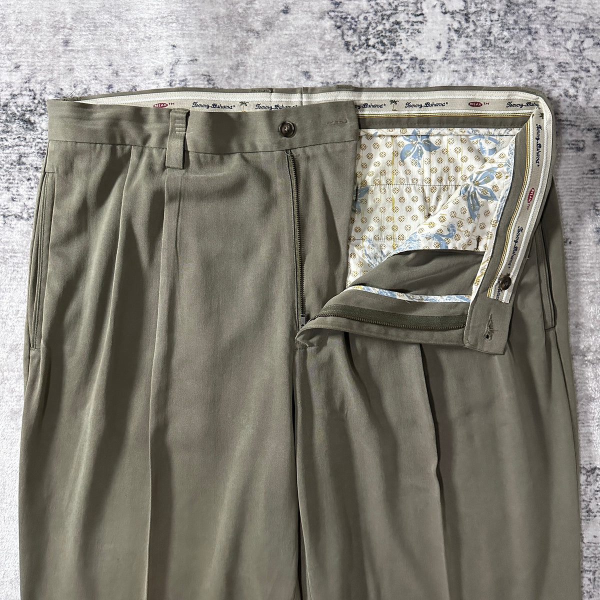 Tommy Bahama Olive Khaki 100% Silk Pleated Trousers Size 38x32