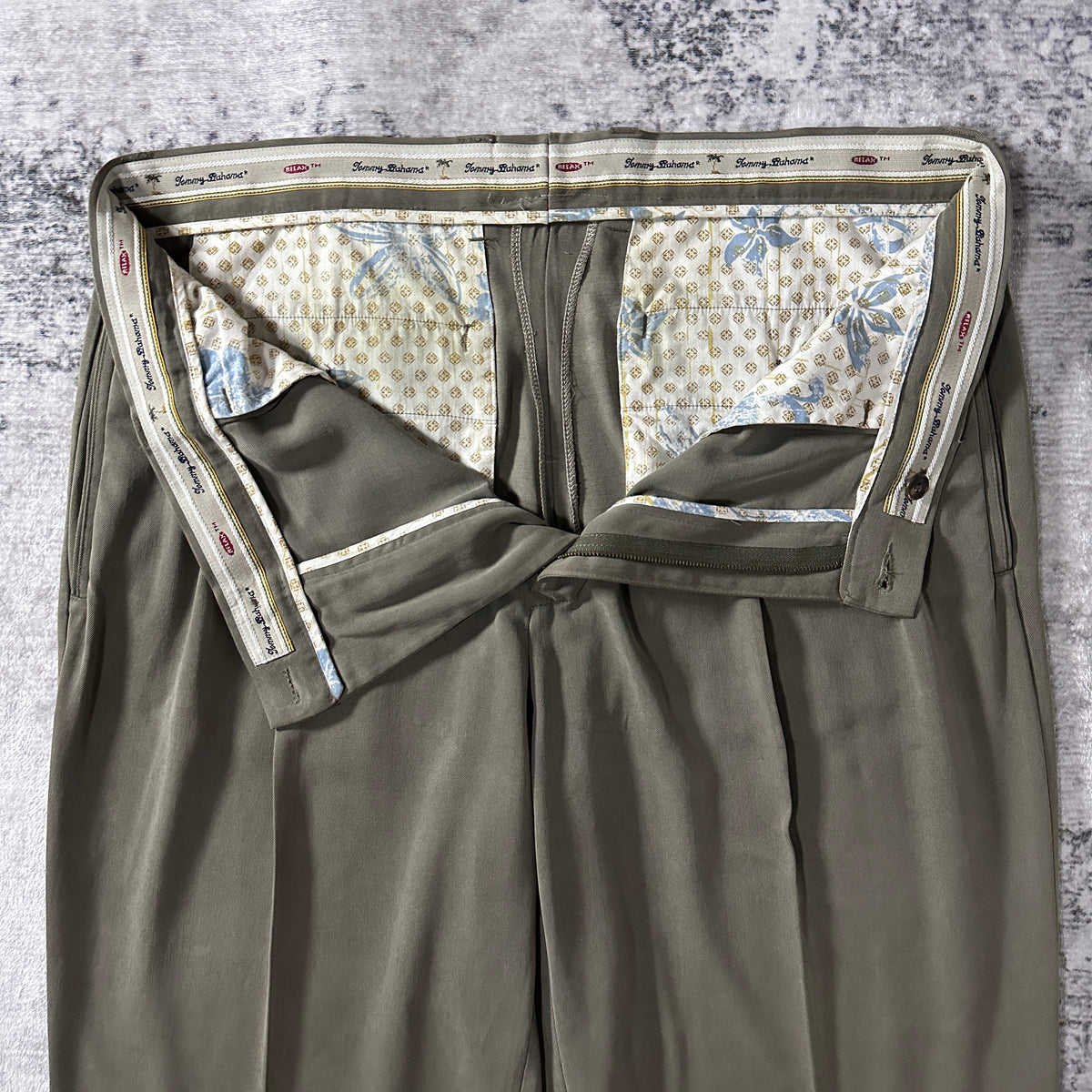 Tommy Bahama Olive Khaki 100% Silk Pleated Trousers Size 38x32