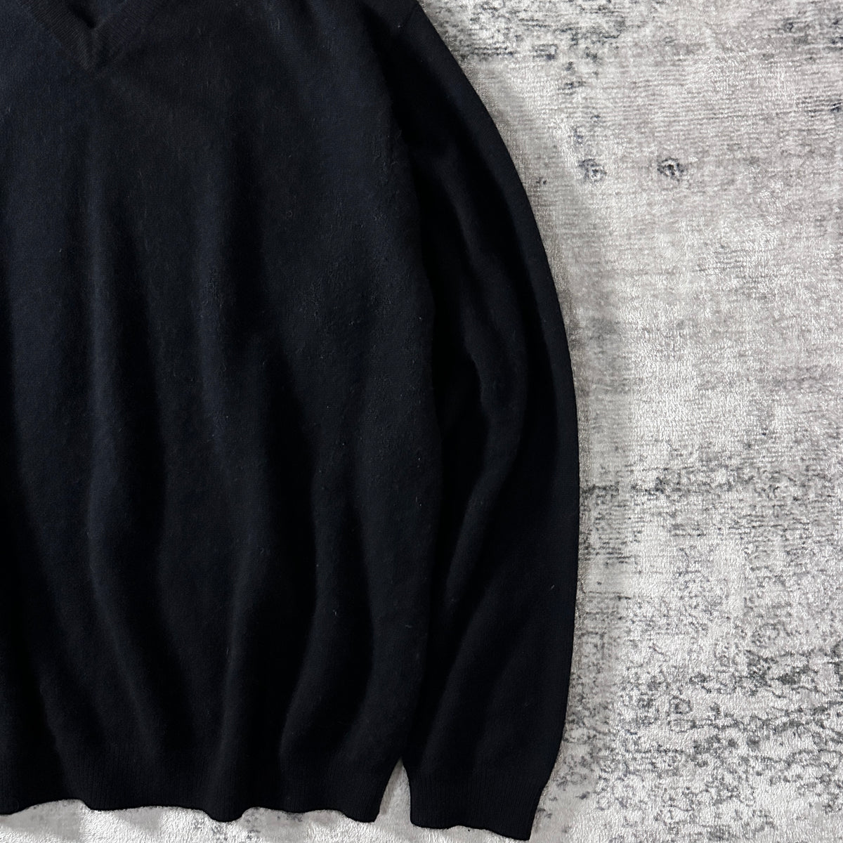 Daniel Bishop Black 2-Ply 100% Cashmere V-Neck Sweater Size L
