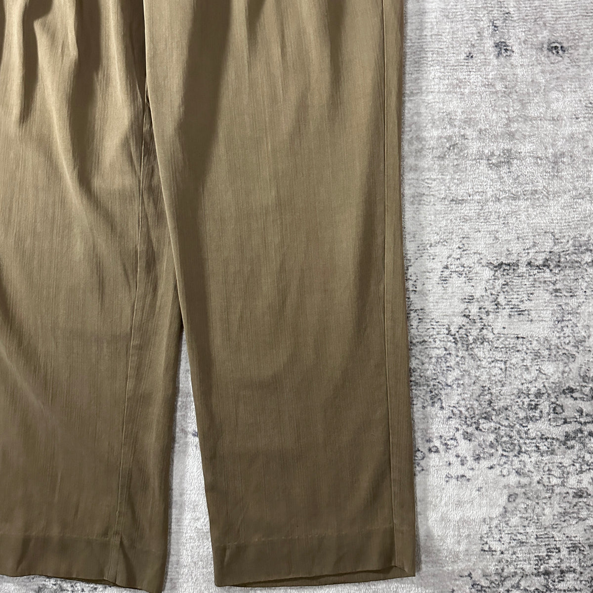 Tommy Bahama Khaki Silk Blend Pleated Trousers Size 38x32
