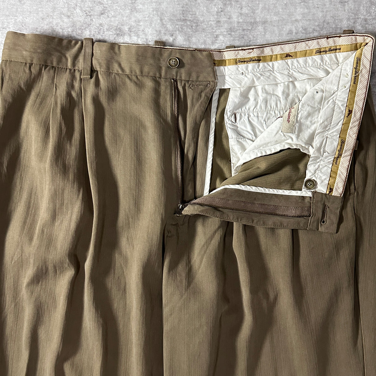 Tommy Bahama Khaki Silk Blend Pleated Trousers Size 38x32