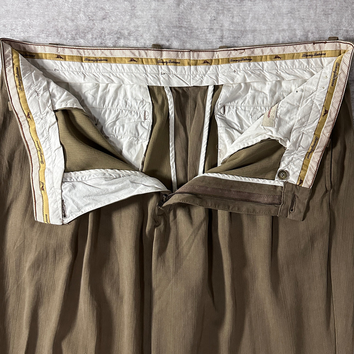Tommy Bahama Khaki Silk Blend Pleated Trousers Size 38x32