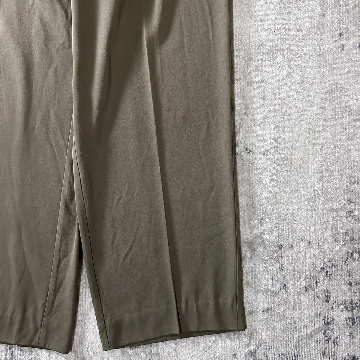 Tommy Bahama Sage 100% Silk Pleated Trousers Size 38x32