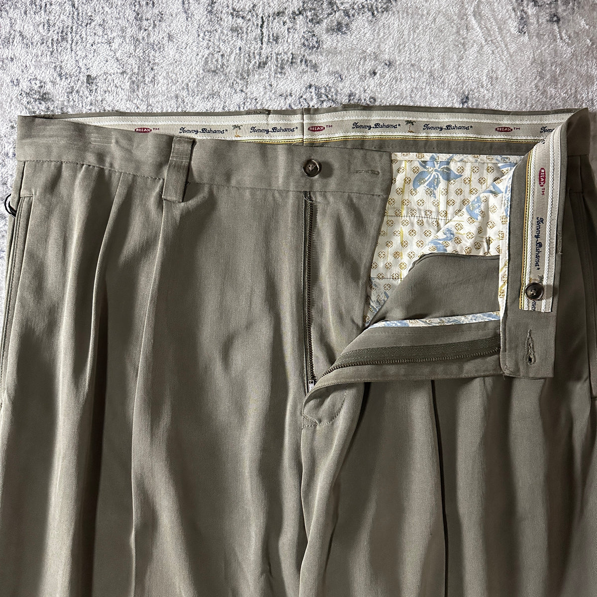 Tommy Bahama Sage 100% Silk Pleated Trousers Size 38x32
