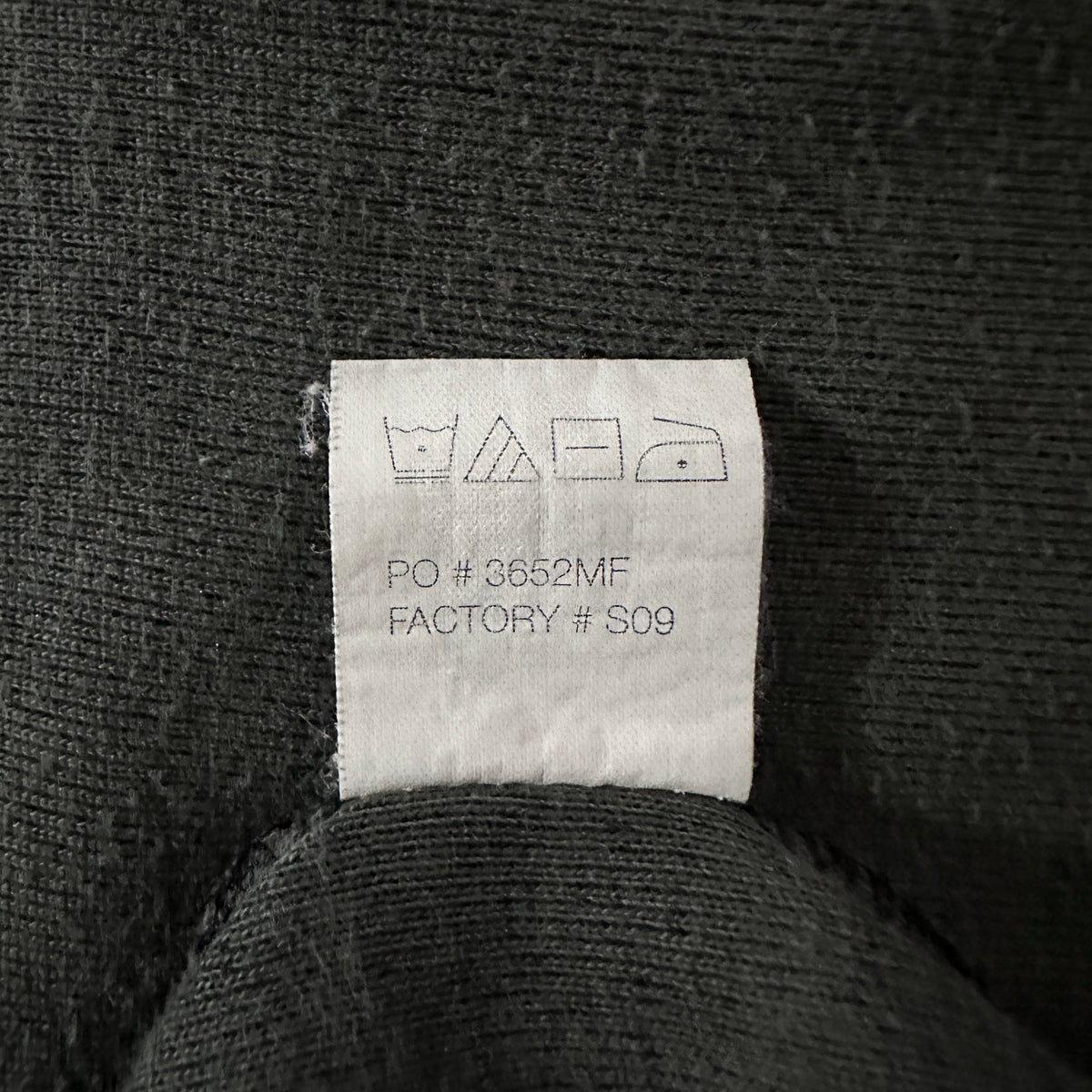 Perry Ellis Khaki Long Sleeve T-Shirt Size M