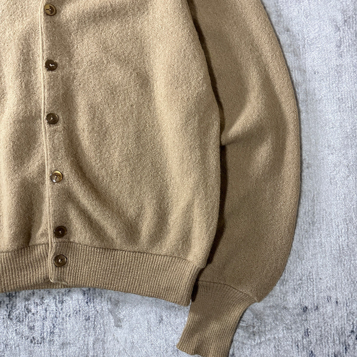 Arnold Palmer by Robert Bruce Beige V-Neck Cardigan Made in USA Size L