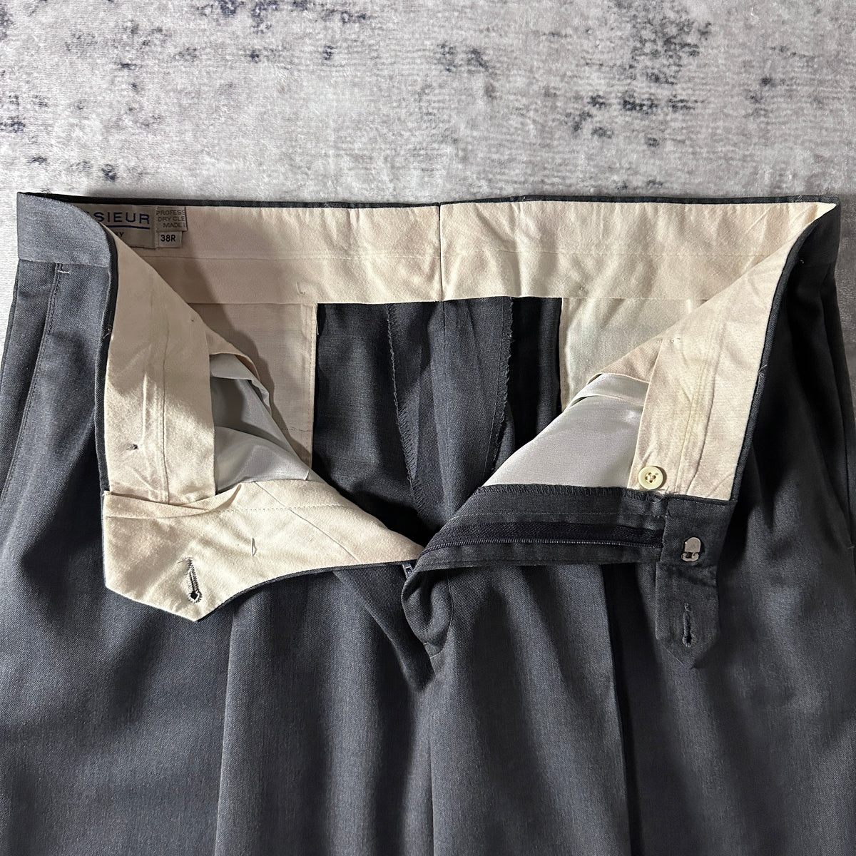 Monsieur by Givenchy Gray Pleated Trousers with Cuffs Size 38R
